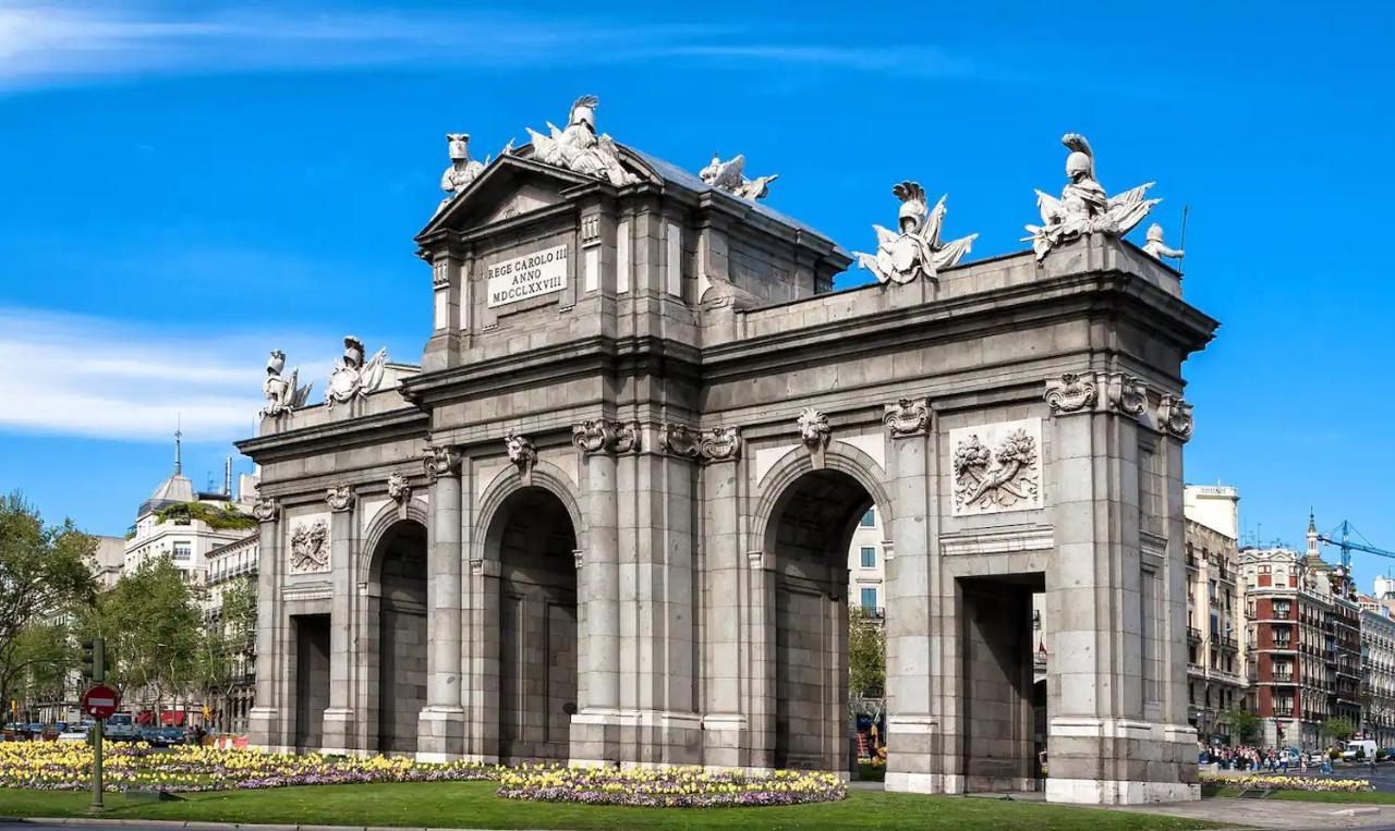 Apartamento Con Vistas Al Parque Del Retiro Madrid Kültér fotó